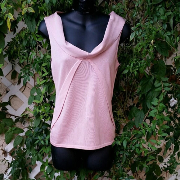 ESCADA PINK TOP‎ - Picture 1 of 4
